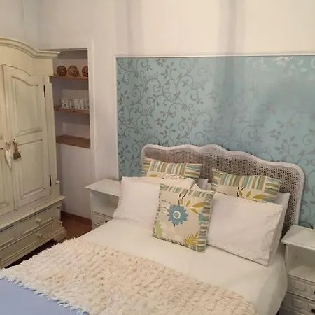 Le Cerisier Bed & Breakfast *